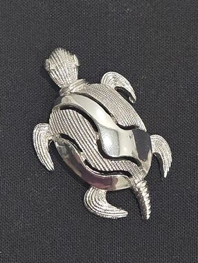 Trifari Silver Textured Turtle Pin
